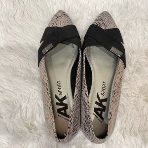 AK Sport Pointed Flats Women’s 8